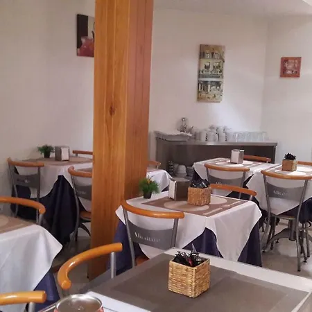 Alicante מלון 2*